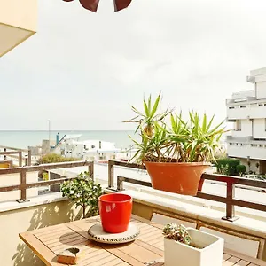 Airport Seaview Bari